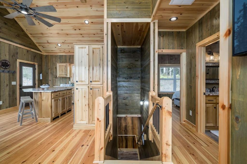 The Llaguna Lodge - New Cabin, Sleeps 10, Fire Pit, Hot Tub, In Blue Ridge , Ga Exterior foto