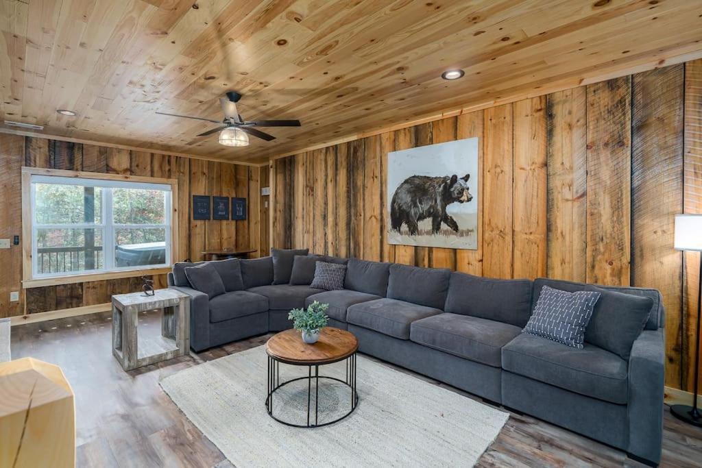 The Llaguna Lodge - New Cabin, Sleeps 10, Fire Pit, Hot Tub, In Blue Ridge , Ga Exterior foto